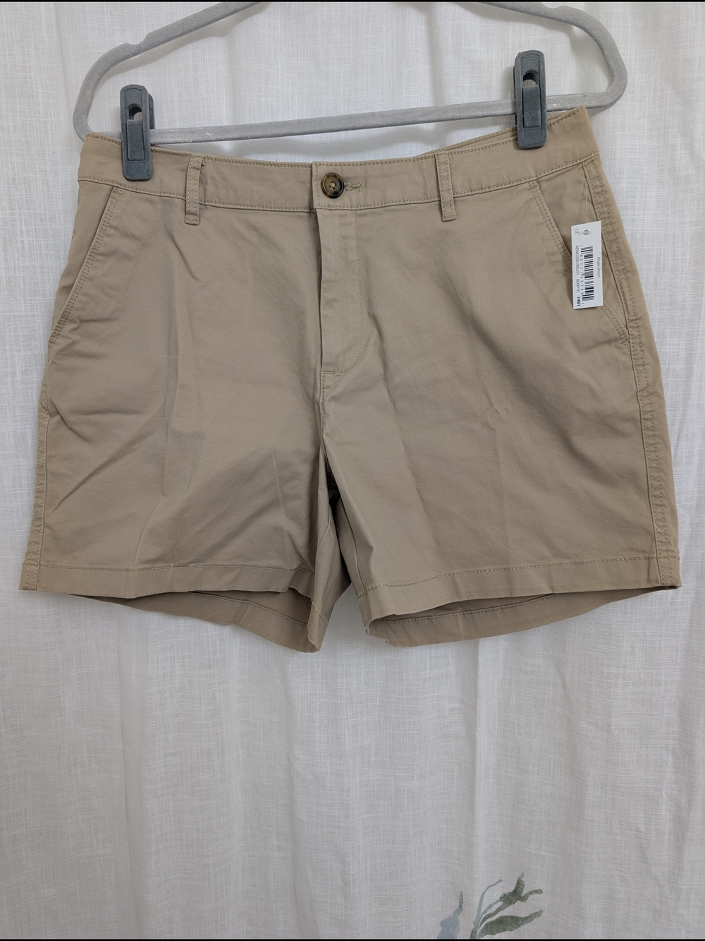 Amazon Essentials Women's Khaki Chino Shorts Size 12 NWT Stretch Casual